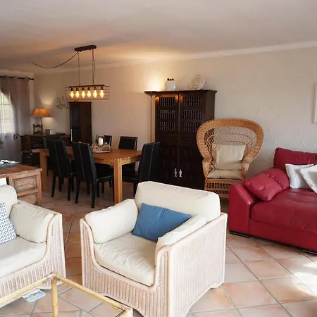 Encantadora Casa Con Piscina Y Vista Al Mar En - Es-323-28
